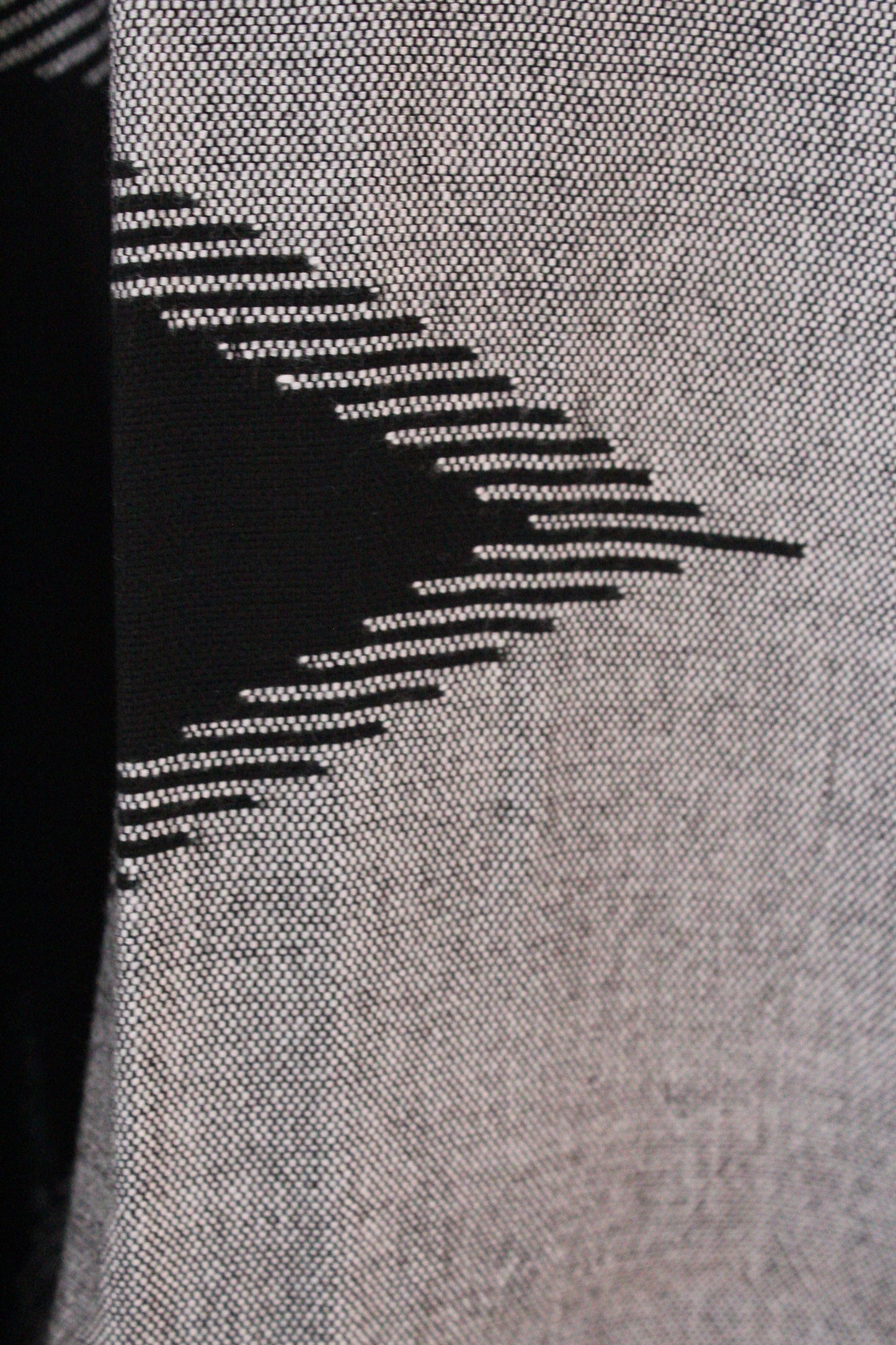 Châle géométrique tissé à la main - Noir et blanc