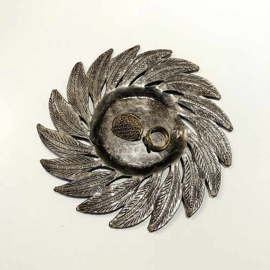Metal Pillar Candle Plate - Leaves