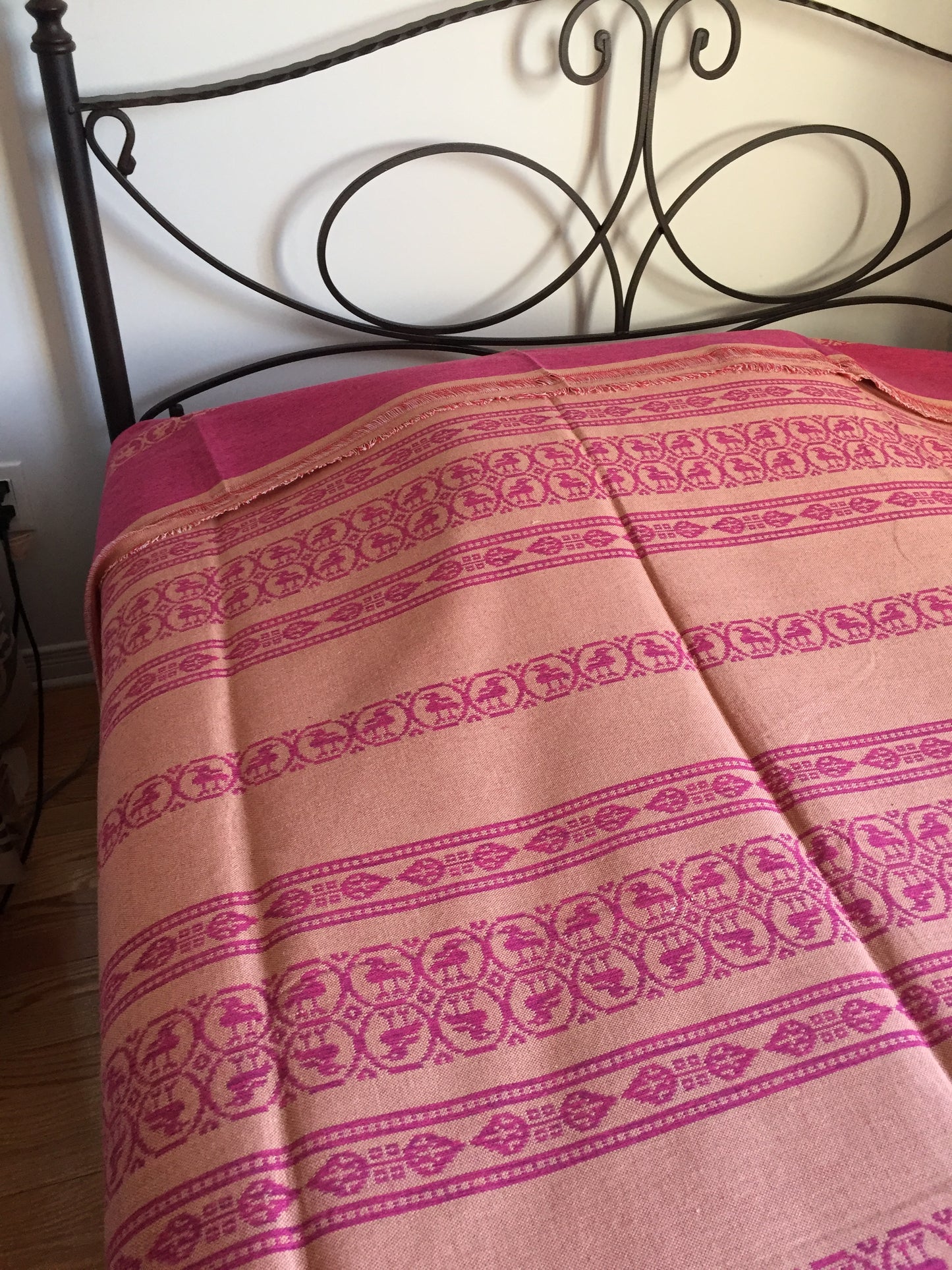 Handwoven Egyptian Cotton Bedcover: Pink & Beige Roosters & Leaves - Single