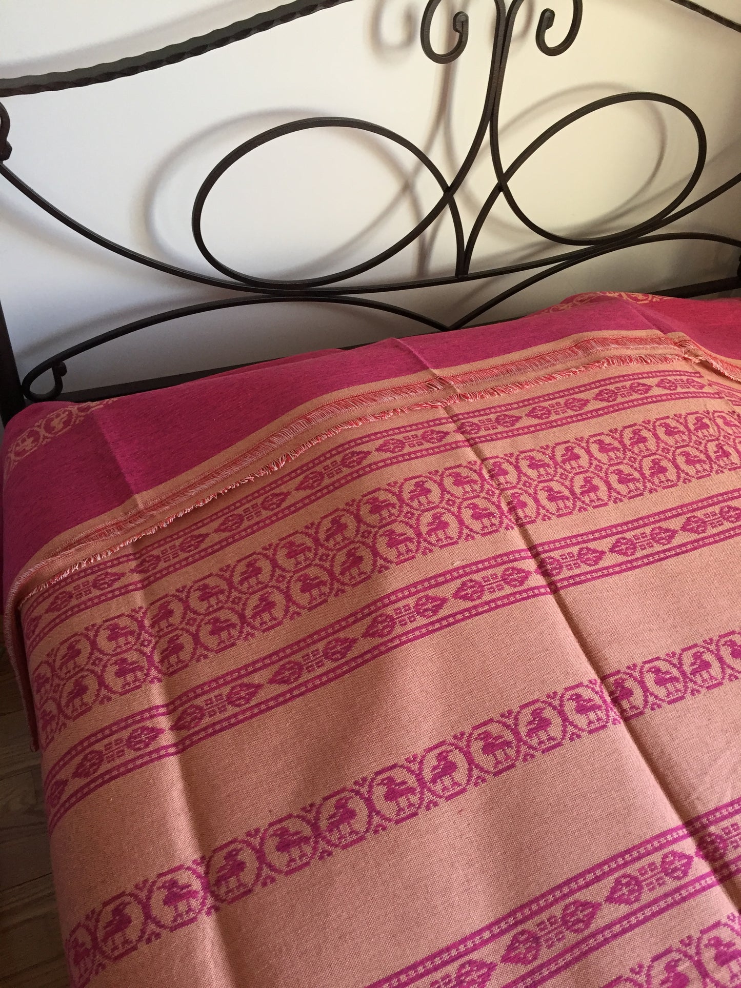 Handwoven Egyptian Cotton Bedcover: Pink & Beige Roosters & Leaves - Single