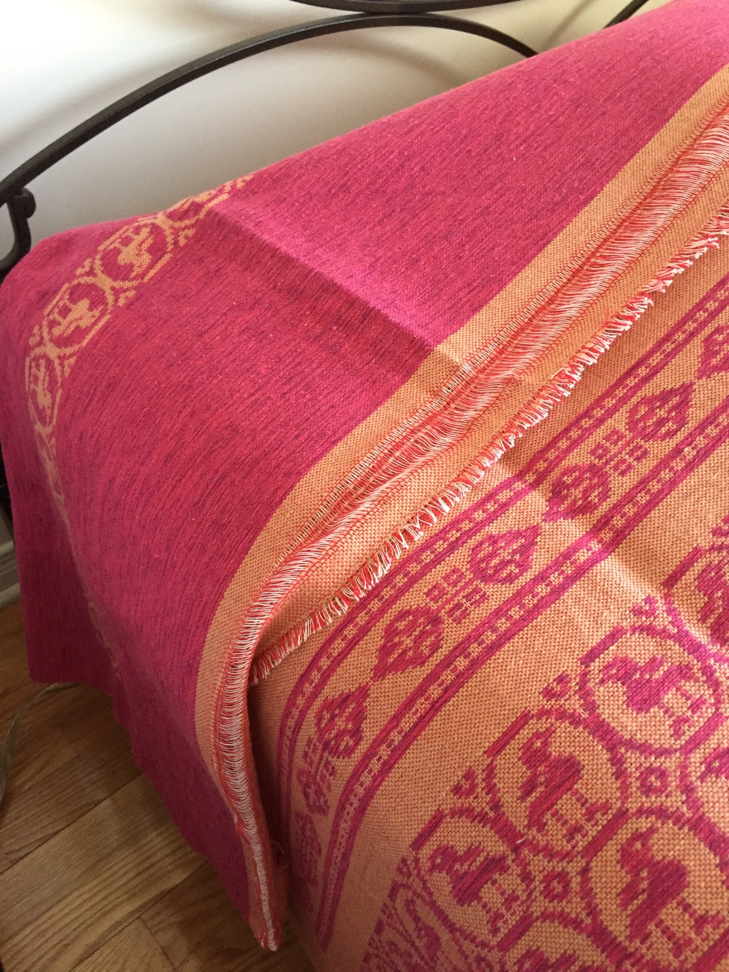 Handwoven Egyptian Cotton Bedcover: Pink & Beige Roosters & Leaves - Single