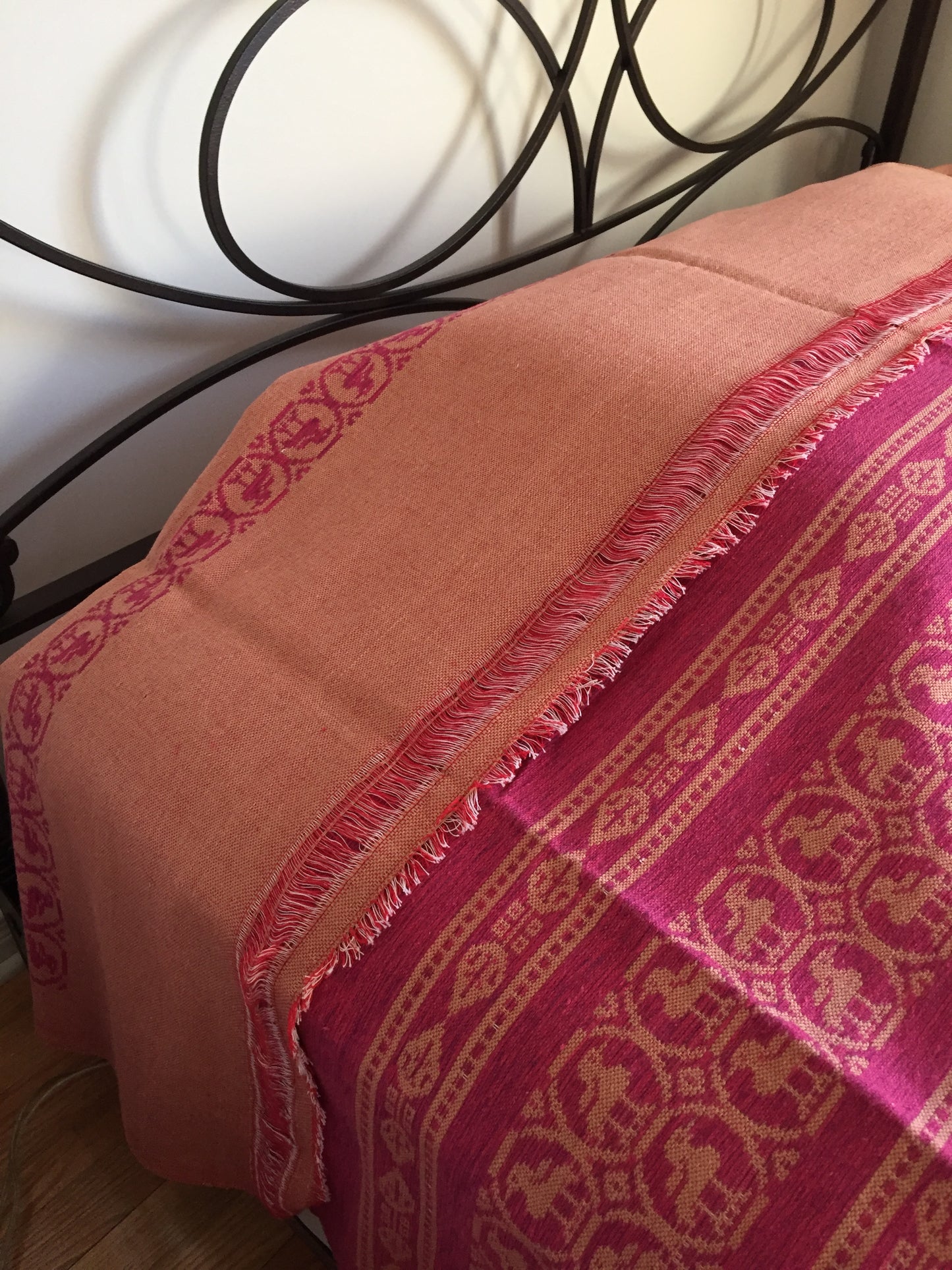 Handwoven Egyptian Cotton Bedcover: Pink & Beige Roosters & Leaves - Single