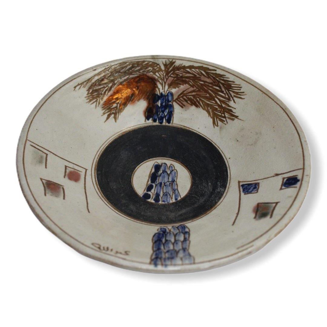 Pottery Round Plate - Lush Palm Tree