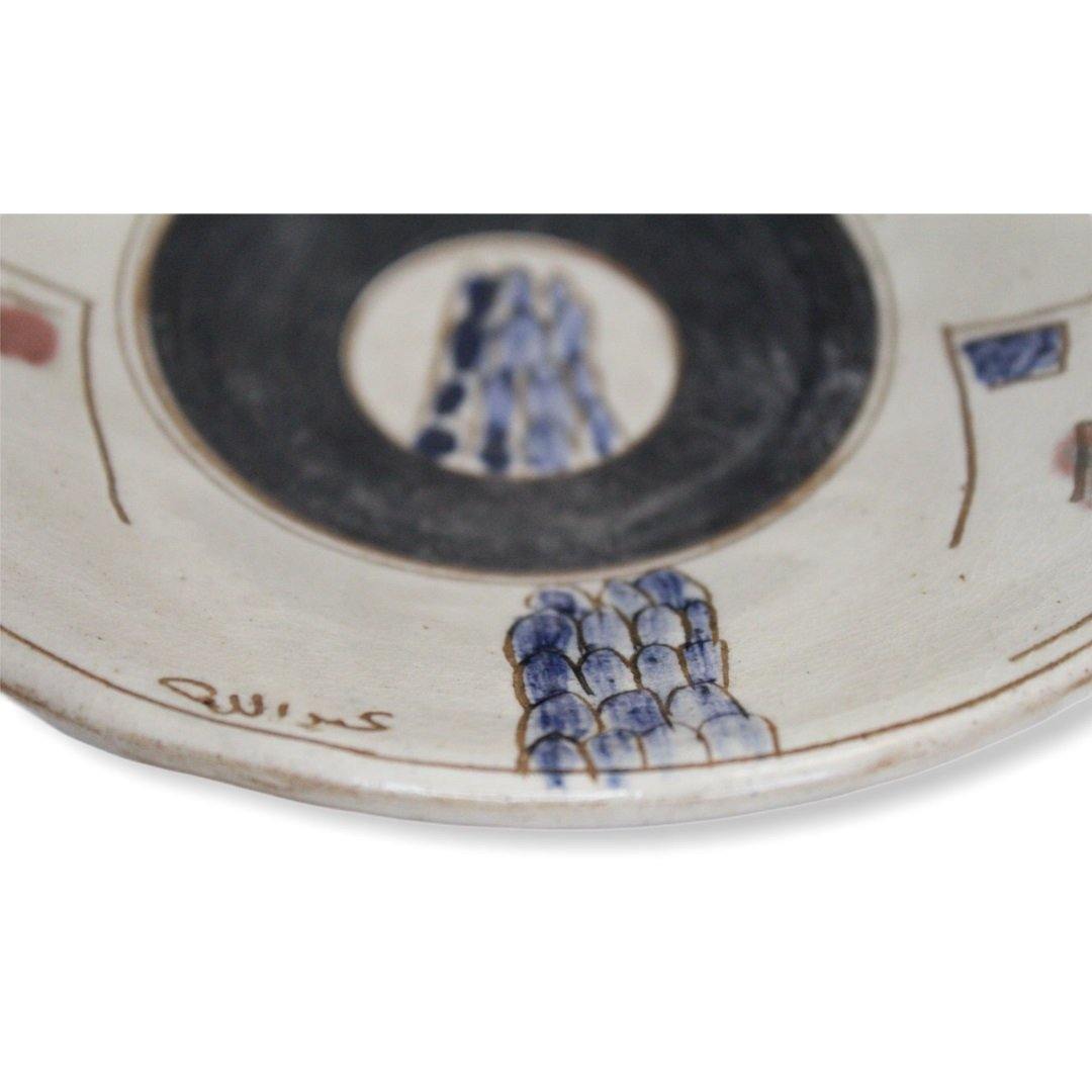 Pottery Round Plate - Lush Palm Tree