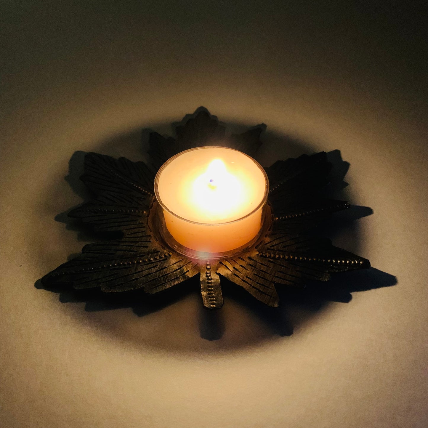 Metal Tealight Plate - Maple Leaf