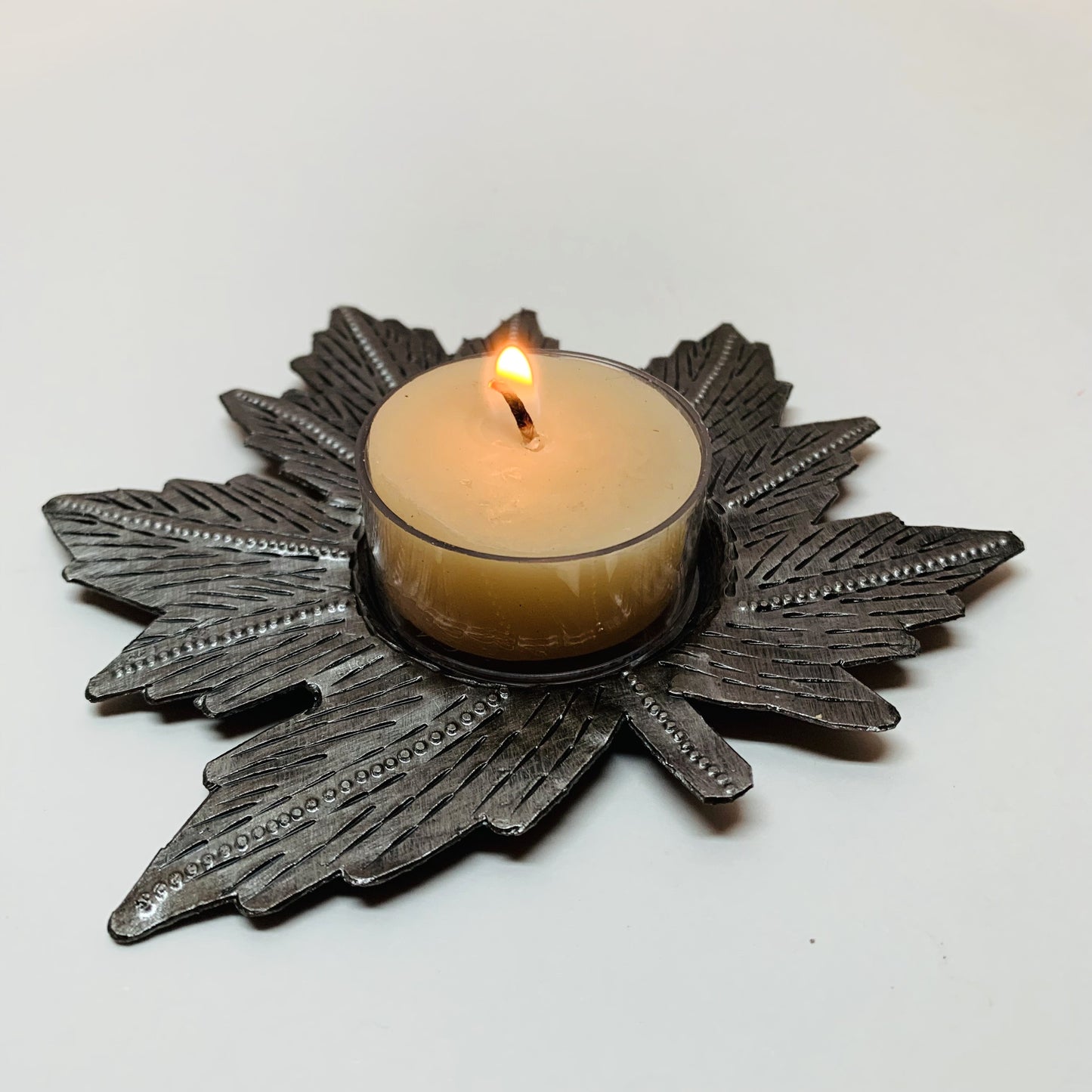 Metal Tealight Plate - Maple Leaf