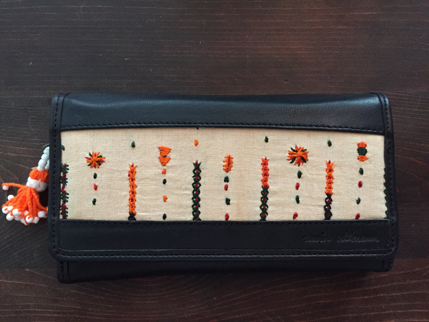 Handmade Leather Wallet with Hand Embroidery - Large - Dandarah