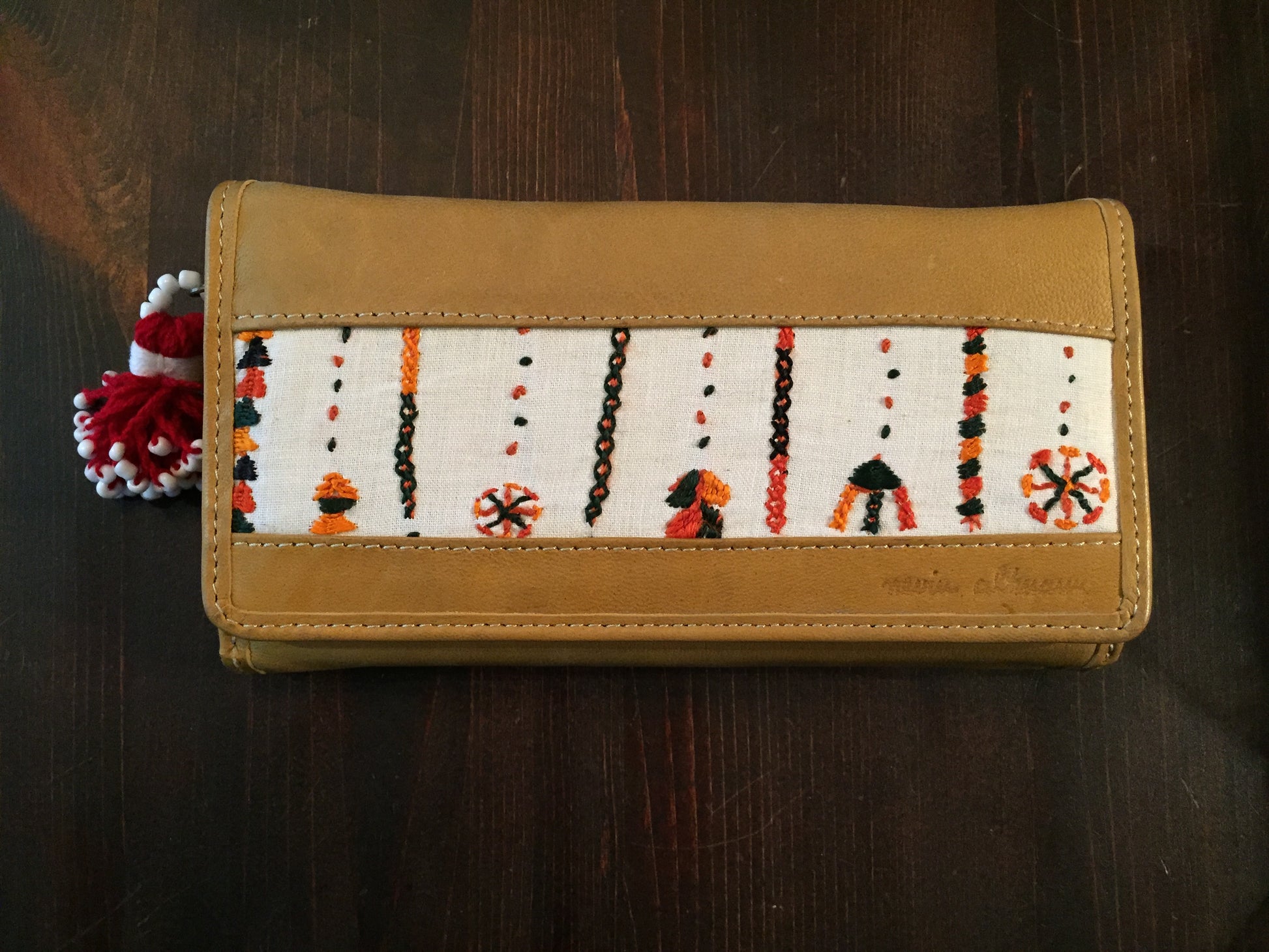 Handmade Leather Wallet with Hand Embroidery - Large - Dandarah