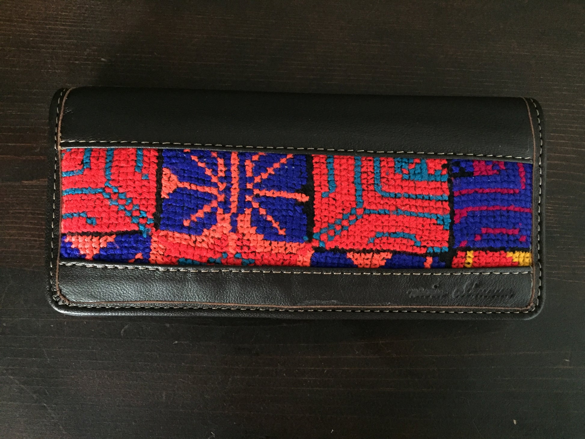 Handmade Leather Wallet with Hand Embroidery - Medium - Dandarah