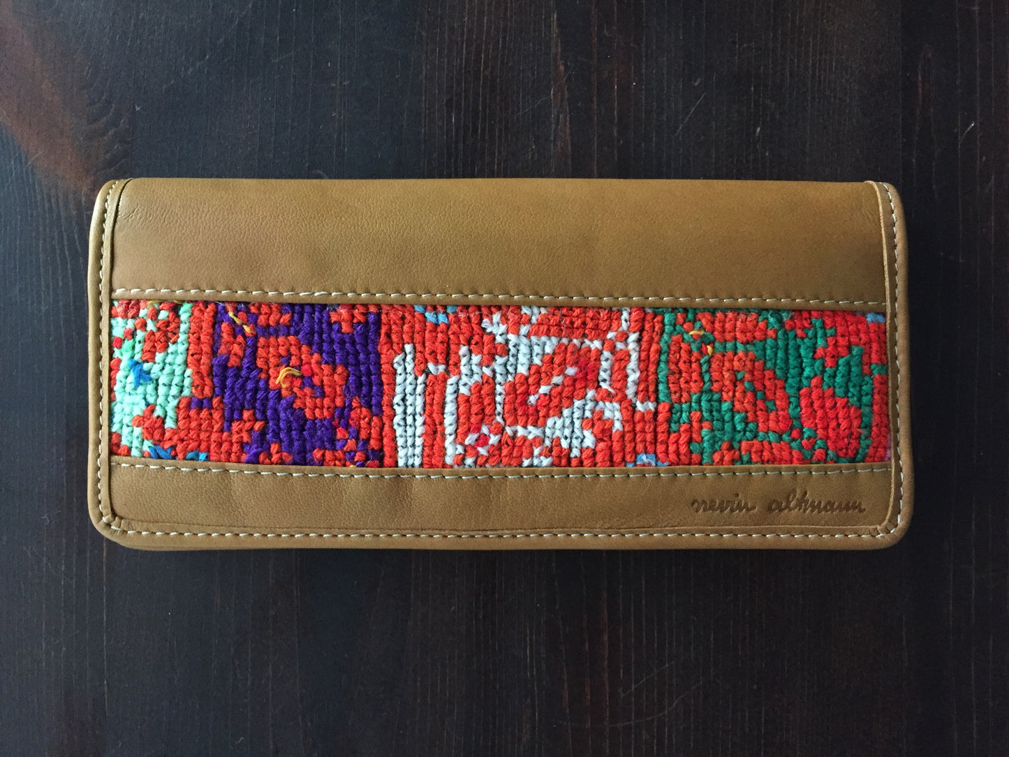 Handmade Leather Wallet with Hand Embroidery - Medium - Dandarah