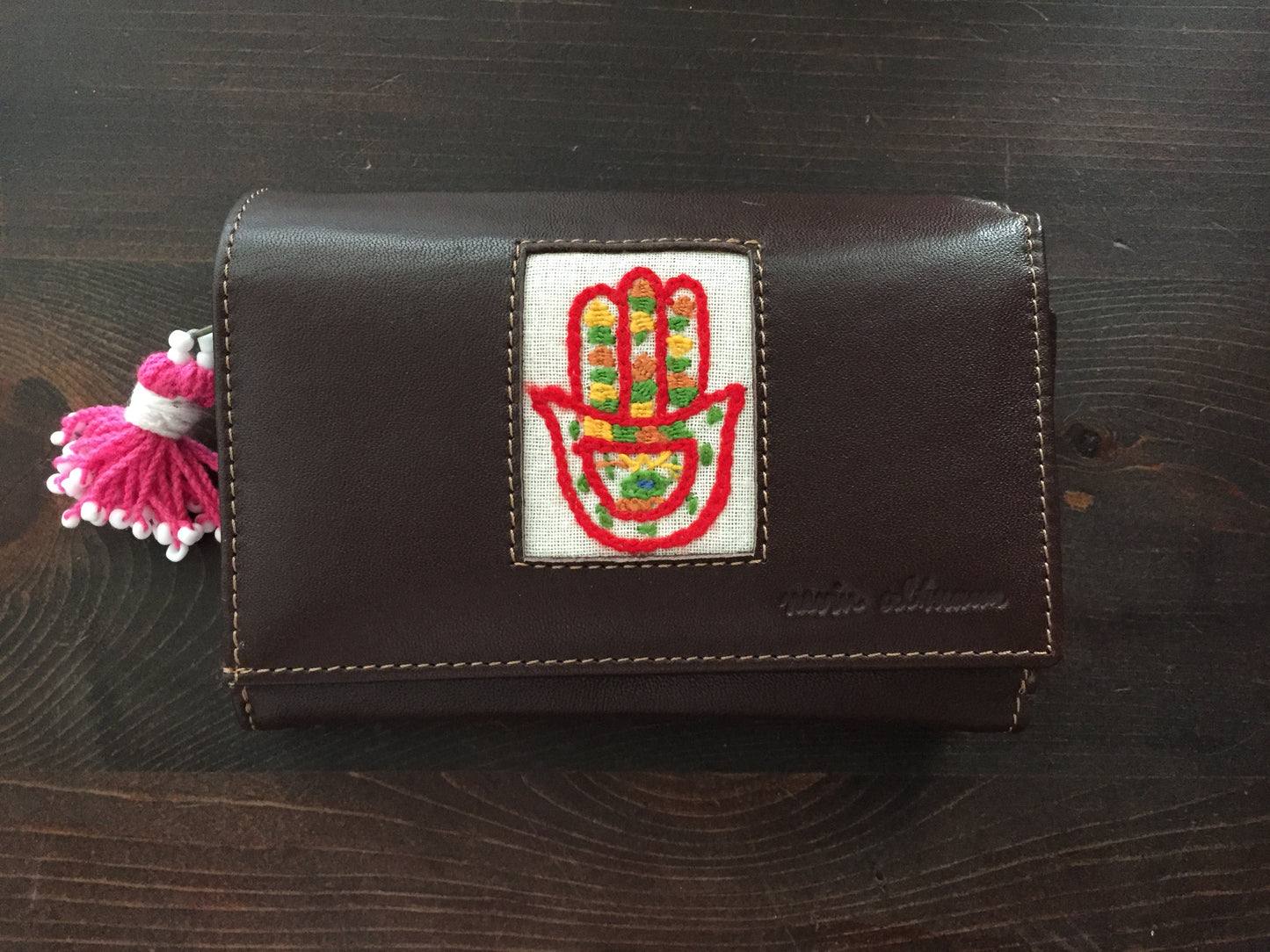 Handmade Leather Wallet with Hand Embroidery - Plumpy - Dandarah