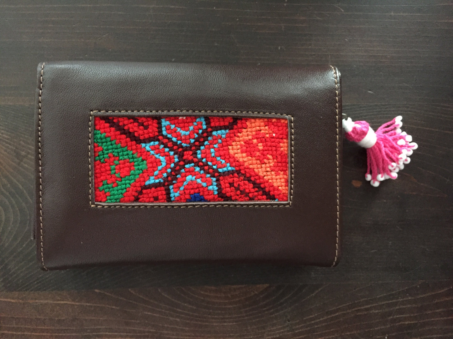 Handmade Leather Wallet with Hand Embroidery - Plumpy - Dandarah