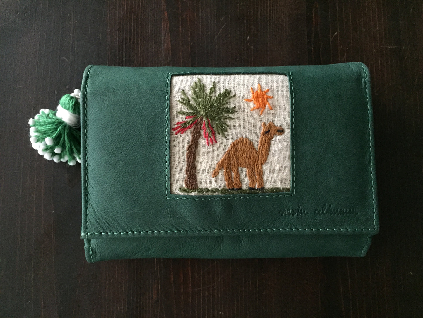 Handmade Leather Wallet with Hand Embroidery - Plumpy - Dandarah