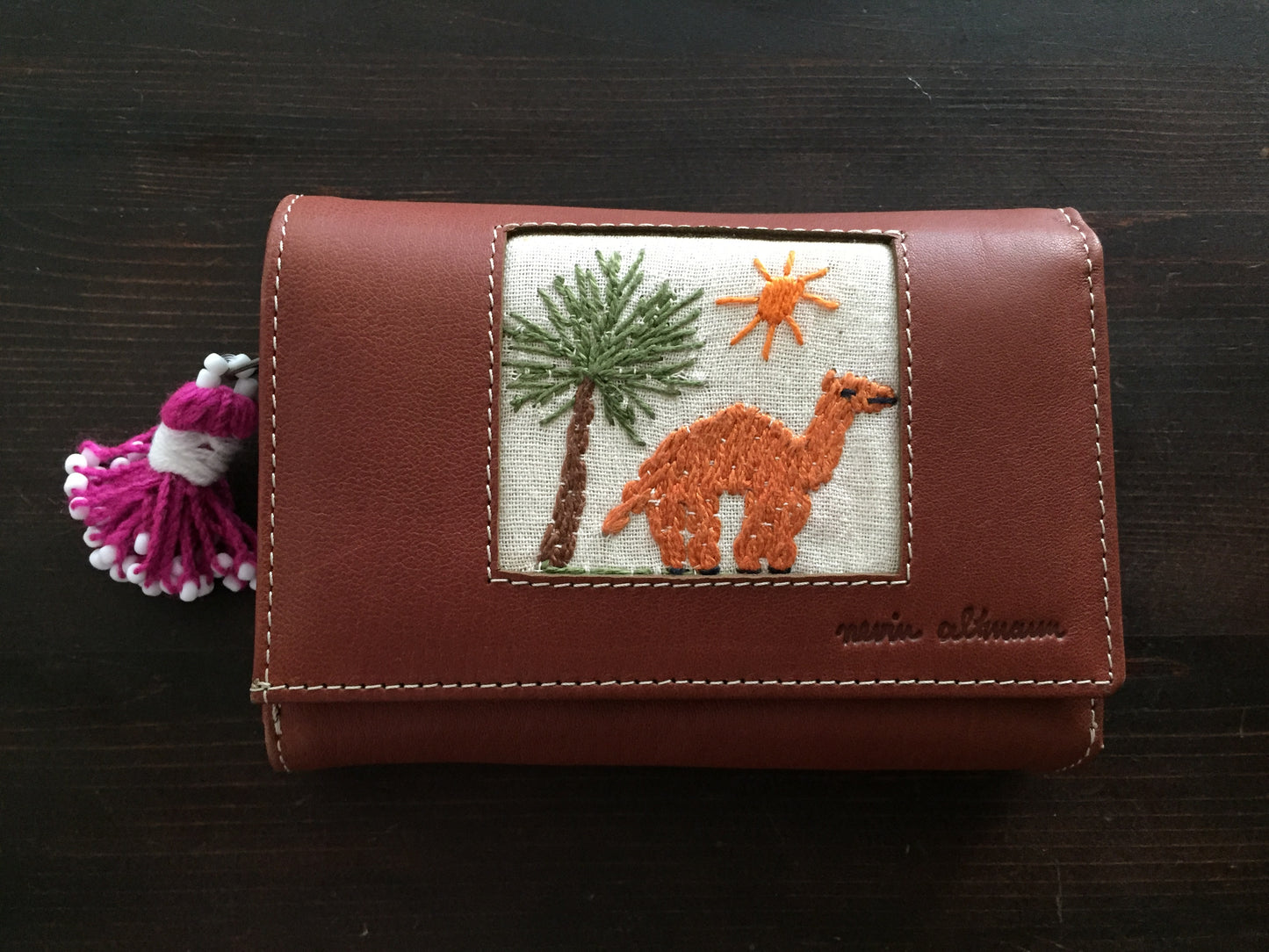 Handmade Leather Wallet with Hand Embroidery - Plumpy - Dandarah