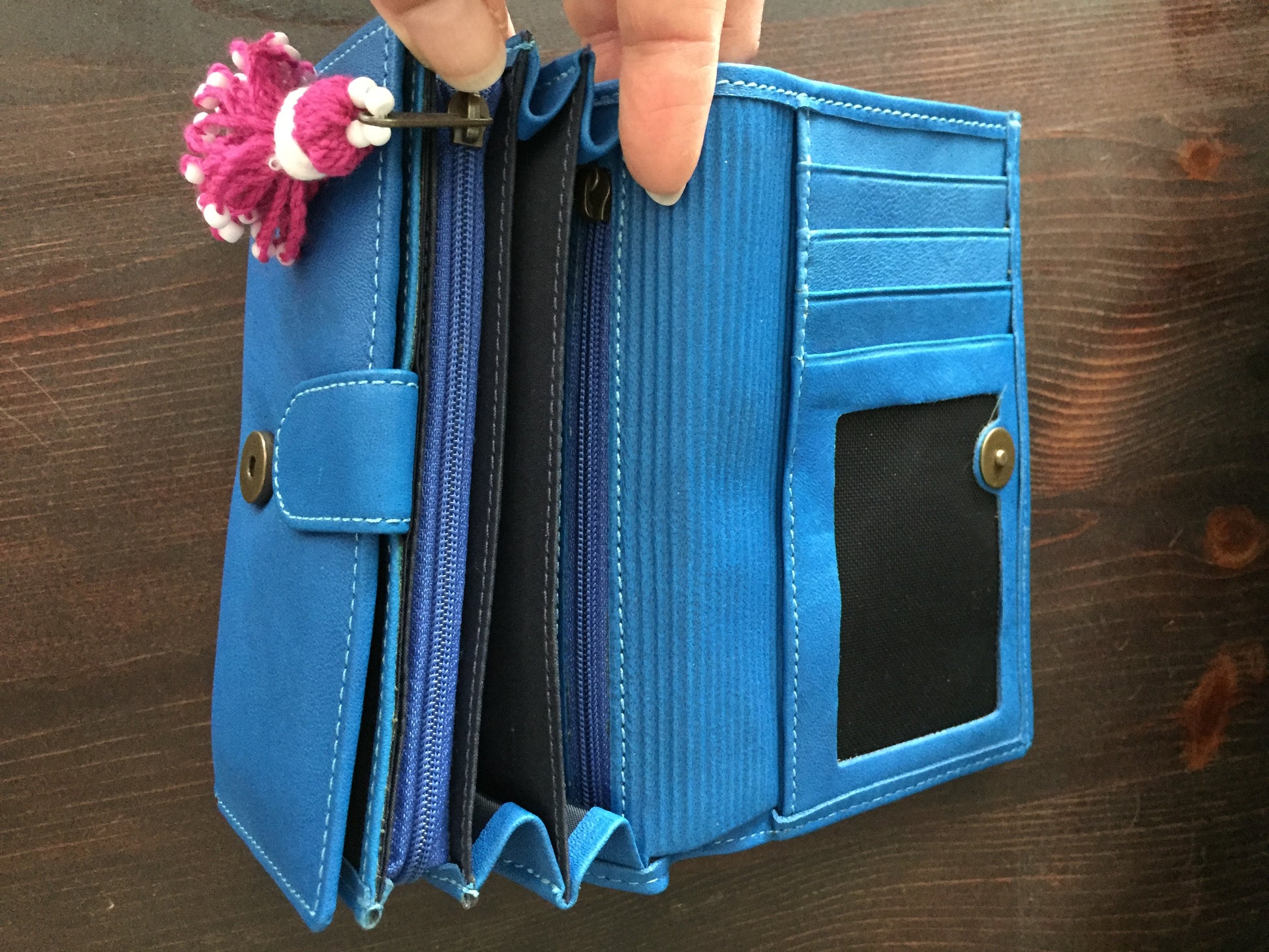 Handmade Leather Wallet with Hand Embroidery - Plumpy - Dandarah