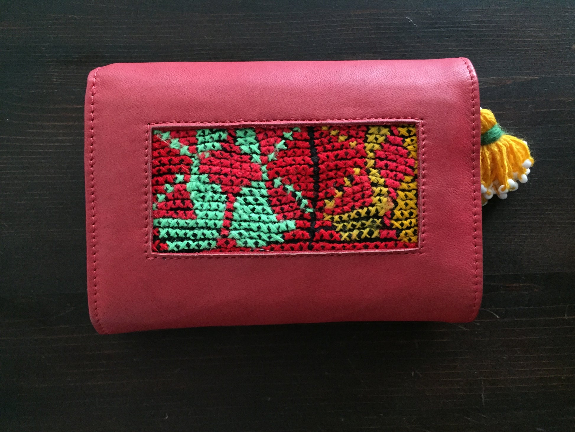 Handmade Leather Wallet with Hand Embroidery - Plumpy - Dandarah