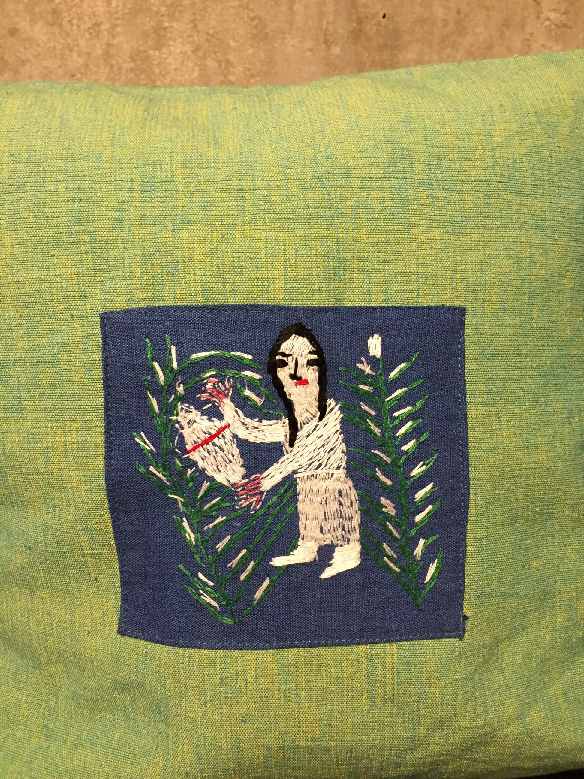 Handwoven Egyptian Cotton Cushion Cover - Embroidered Fellaha Harvesting Wheat - Dandarah
