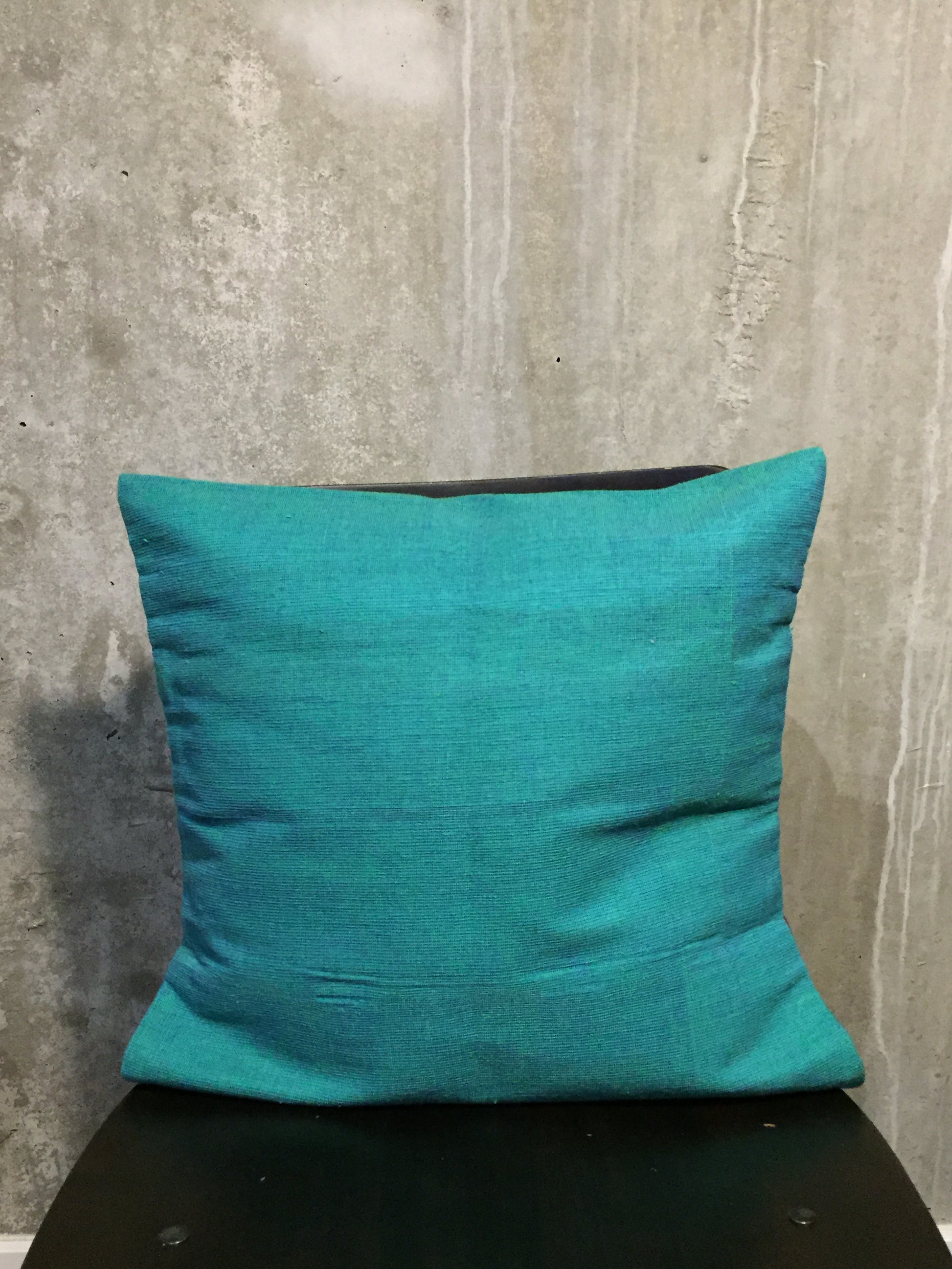 Handwoven Egyptian Cotton Cushion Cover - Solid Color - Dandarah