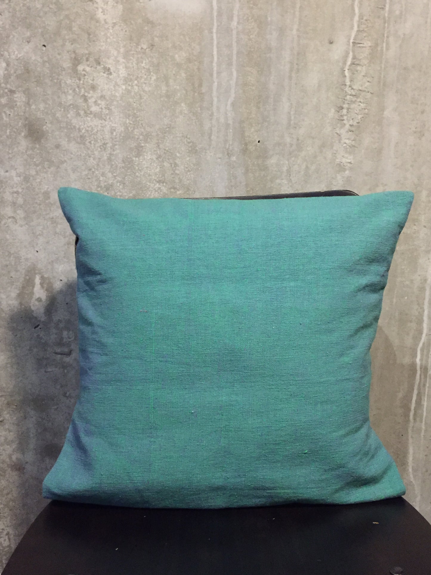 Handwoven Egyptian Cotton Cushion Cover - Solid Color - Dandarah