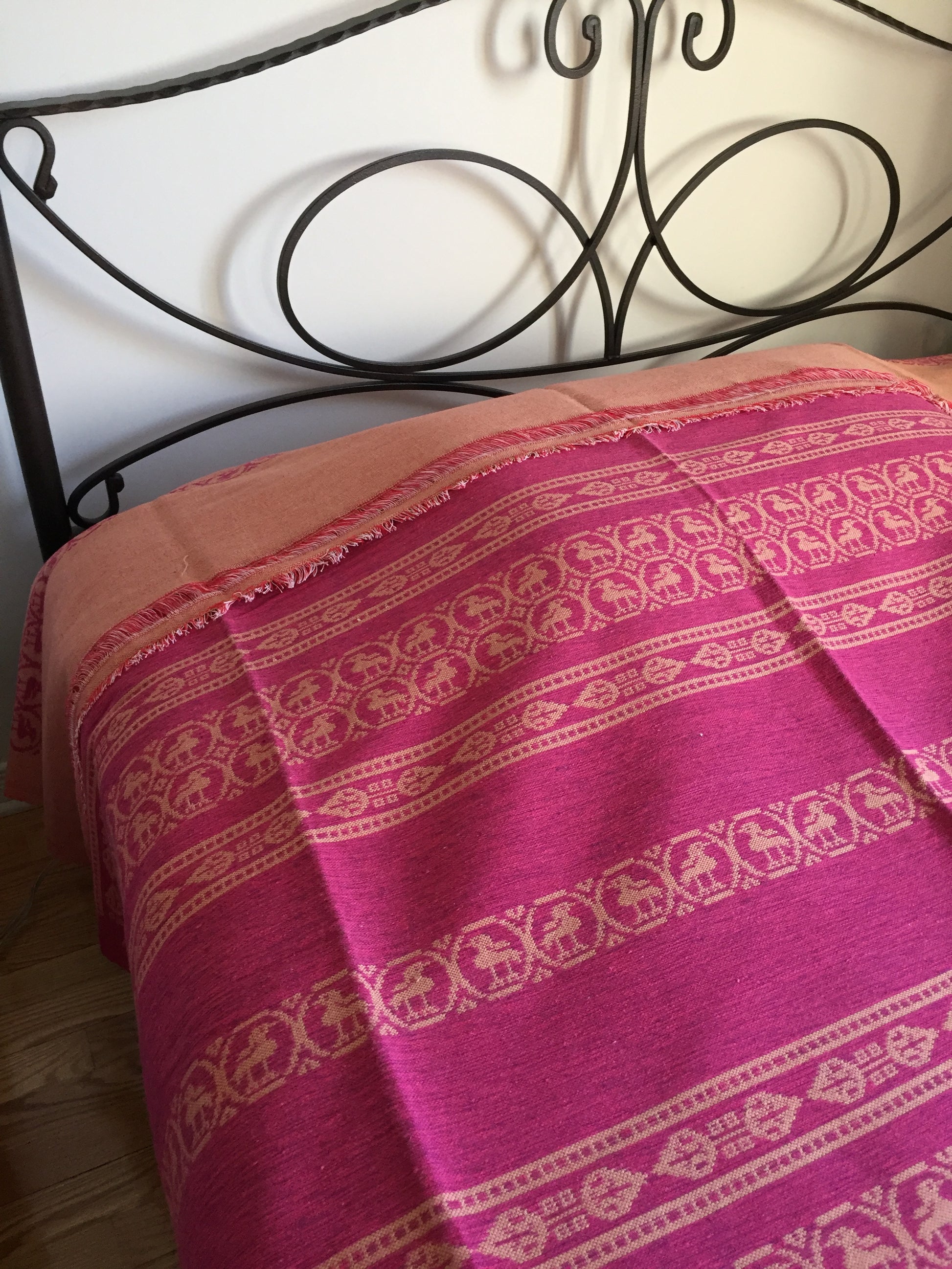 Handwoven Egyptian Cotton Bedcover: Pink & Beige Roosters & Leaves - Single