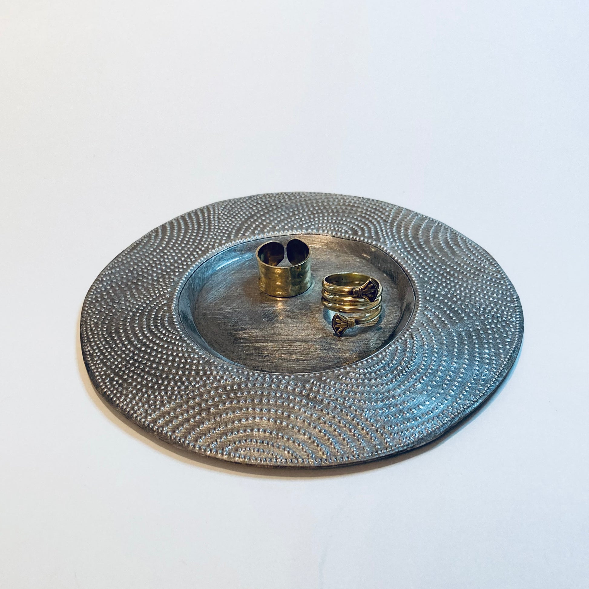 Metal Pillar Candle Plate - Circles
